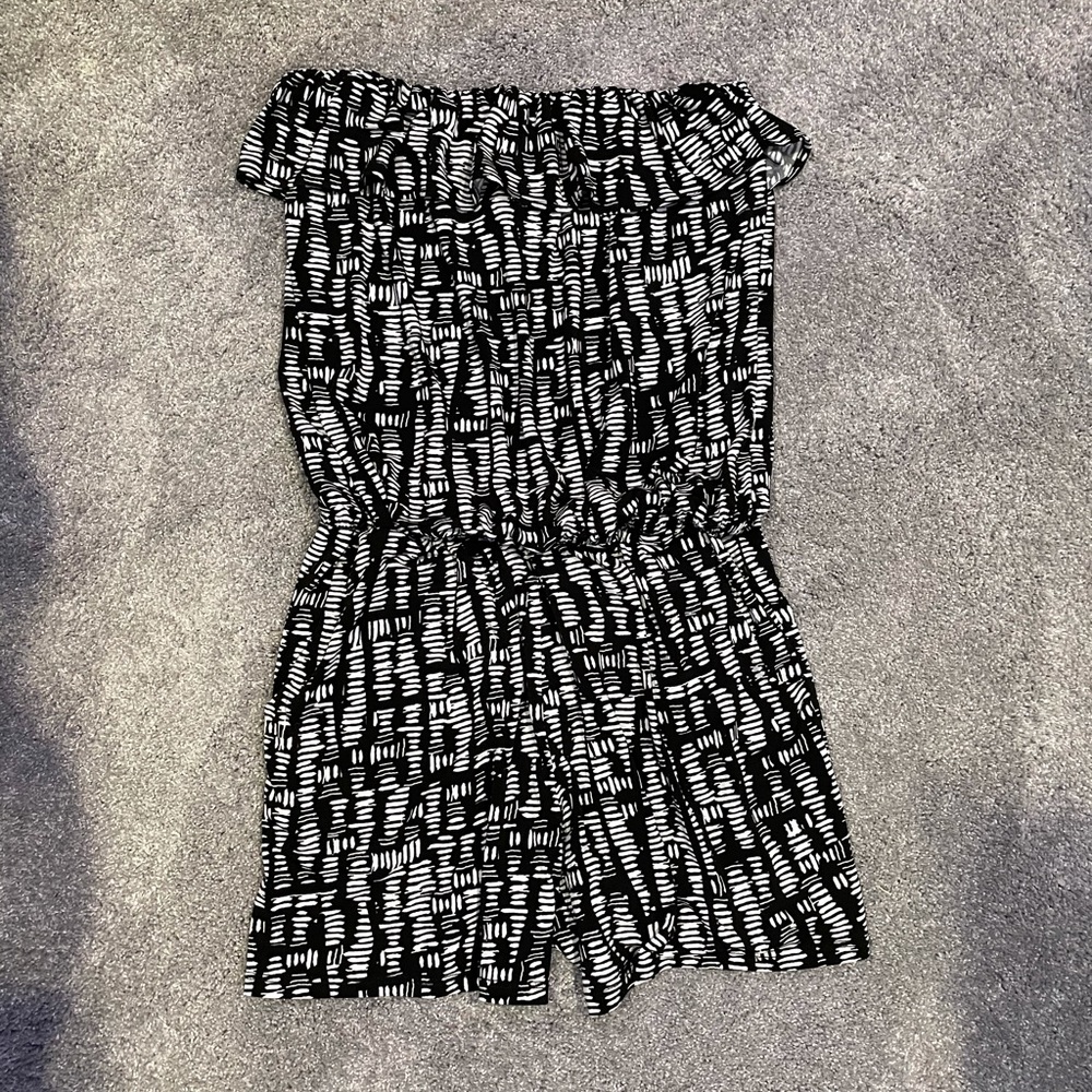 Love ady black and white romper size Medium